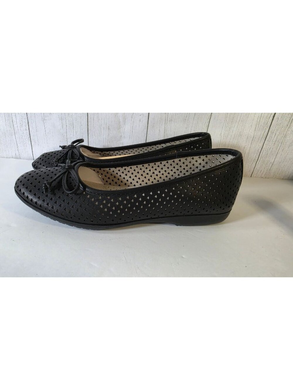 CLIFFS WHITE MOUNTAIN CARRIS BLACK BALLET FLATS PERFORATED COMFORT SHOES 7.5 BOW
